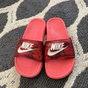 Nike slides